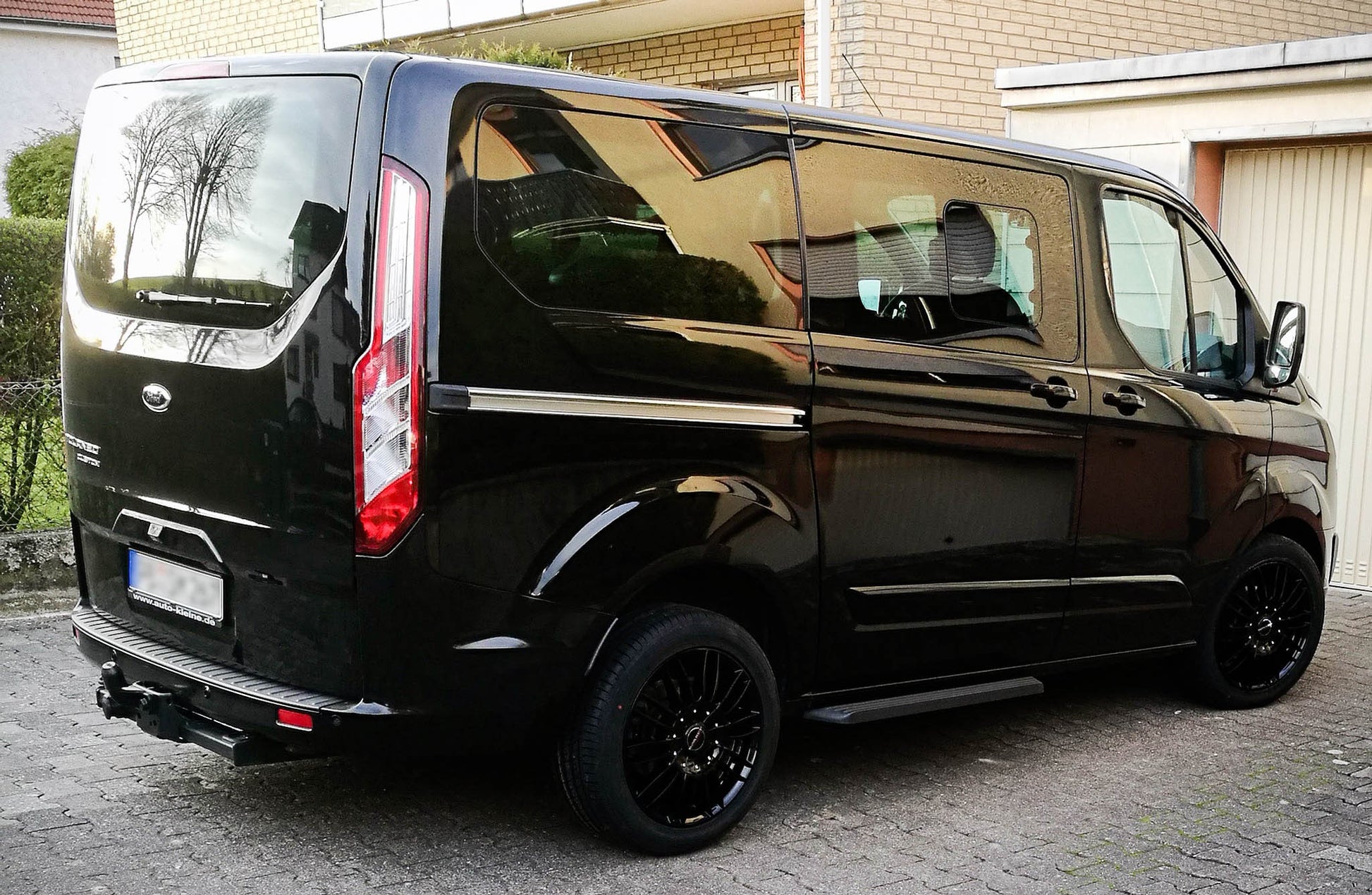 Borbet CW3 black glossy 9x20 ET50 - LK5/130 ML84.1