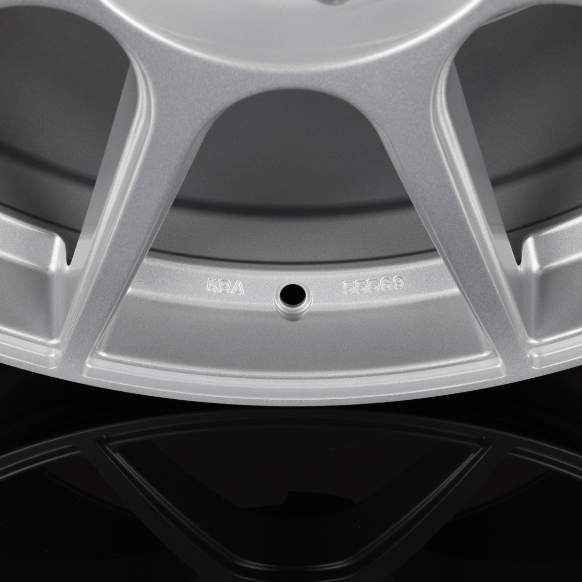Axxion X2 Race Silber Lackiert (RS) Alufelge 8x19 Zoll ET40 LK 5x114.3 ML72.6 – Bild 4