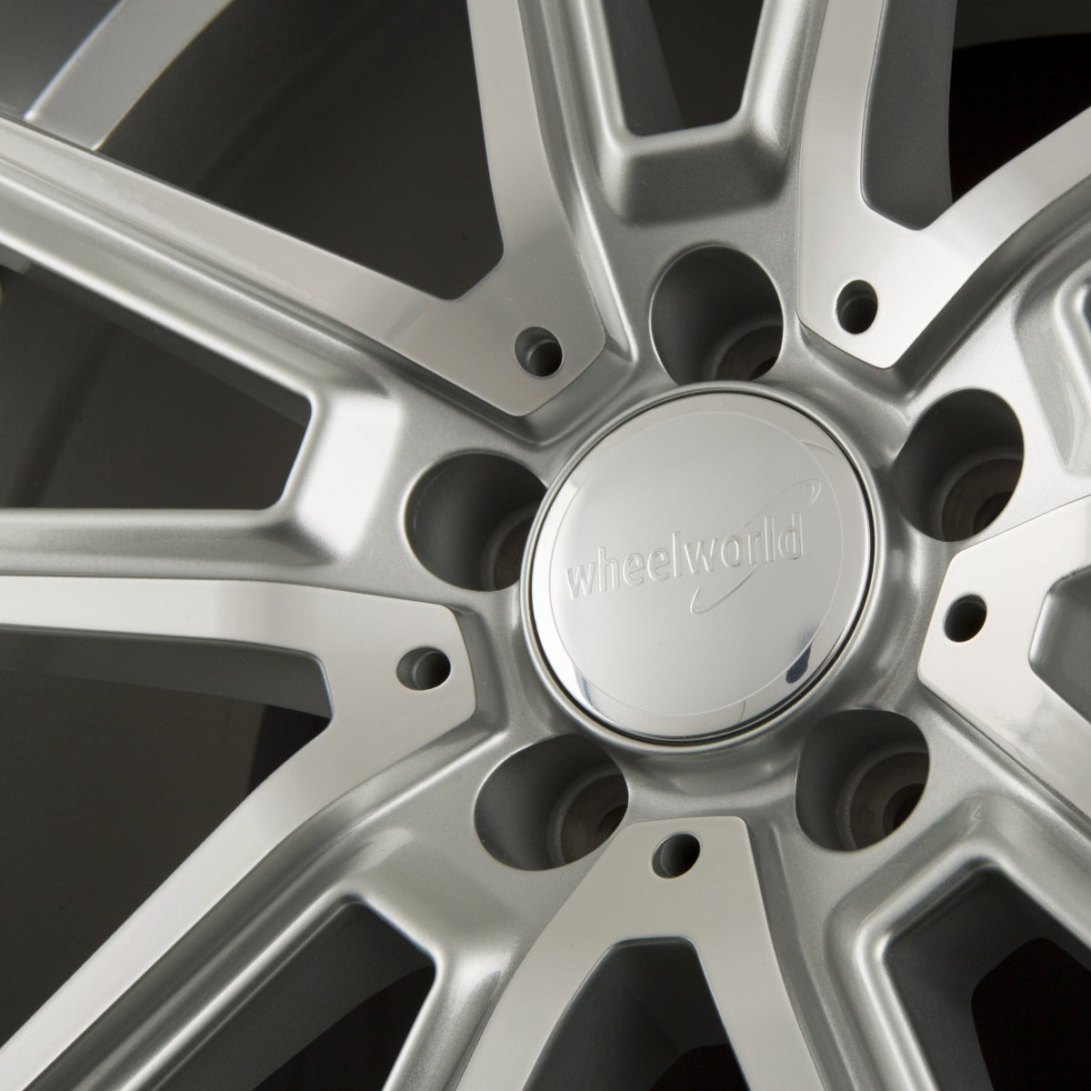 Wheelworld WH30 Silber Hochglanz Poliert (SIP plus) Alufelge 8x18 Zoll ET45 LK 5x112 ML66.6 – Bild 4