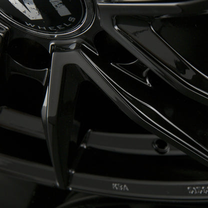 V1 Wheels V3 Schwarz Glanz Lackiert SW+ Alufelge 8x18 Zoll ET30 LK 5x112 ML66.6 – Bild 5