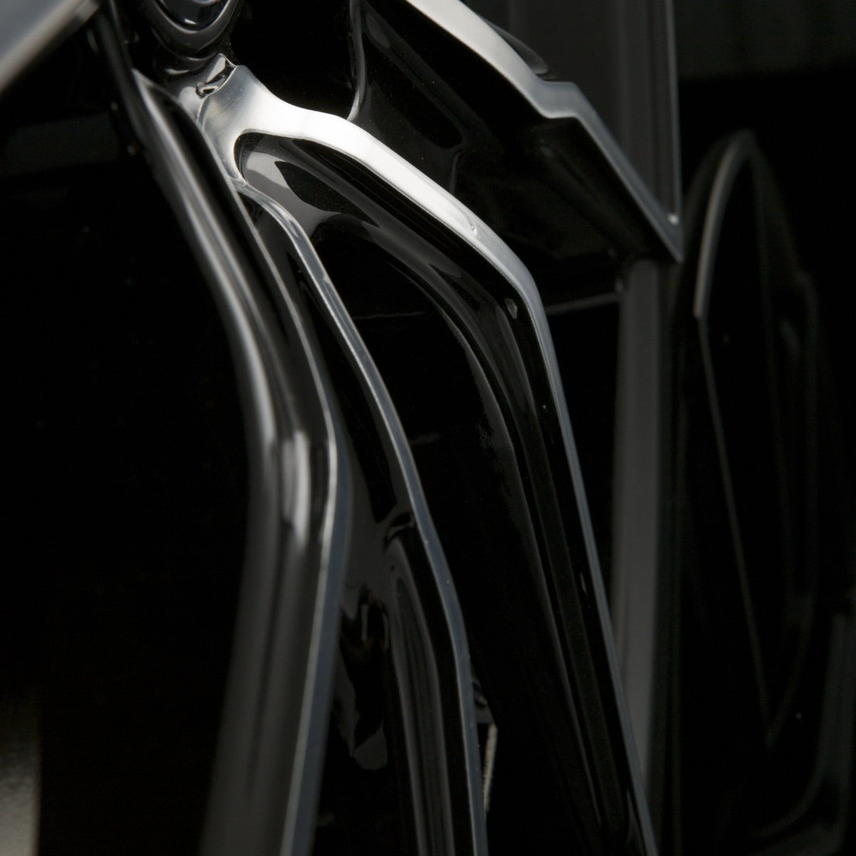 V1 Wheels V1 Schwarz Hochglanzpoliert SP+ Alufelge 8x18 Zoll ET35 LK 5x112 ML66.6 – Bild 3