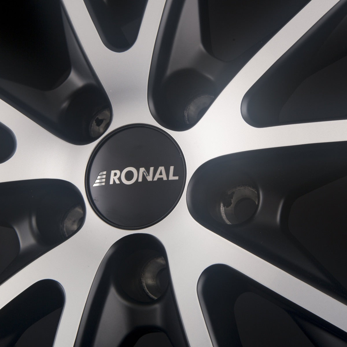 Ronal R61 Jetblack-Matt-Frontkopiert Alufelge 7.5x17 Zoll ET29 LK 5x112 ML66.6 – Bild 5