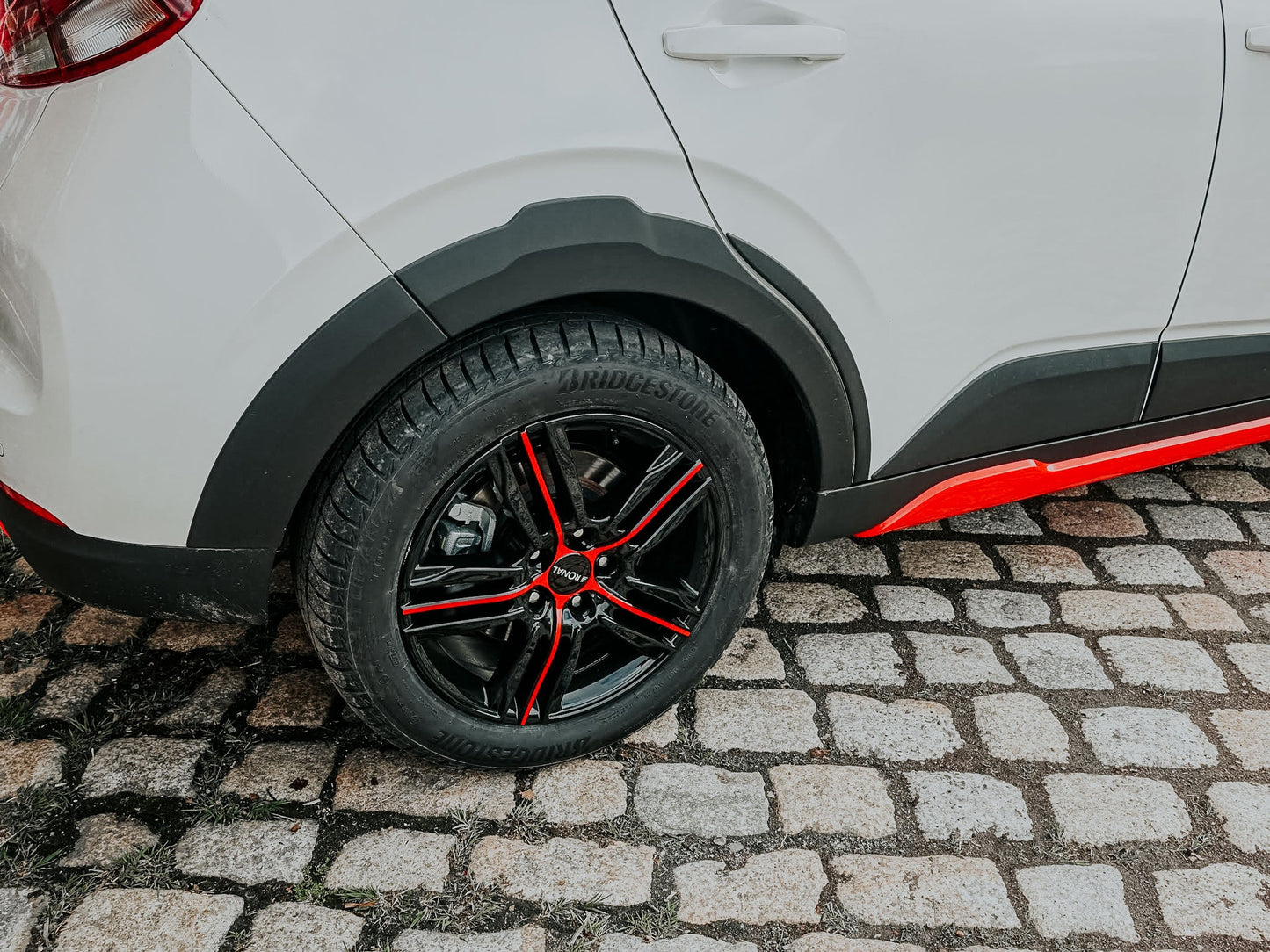 Ronal R57 jetblack-red spoke Alufelge – Bild 6