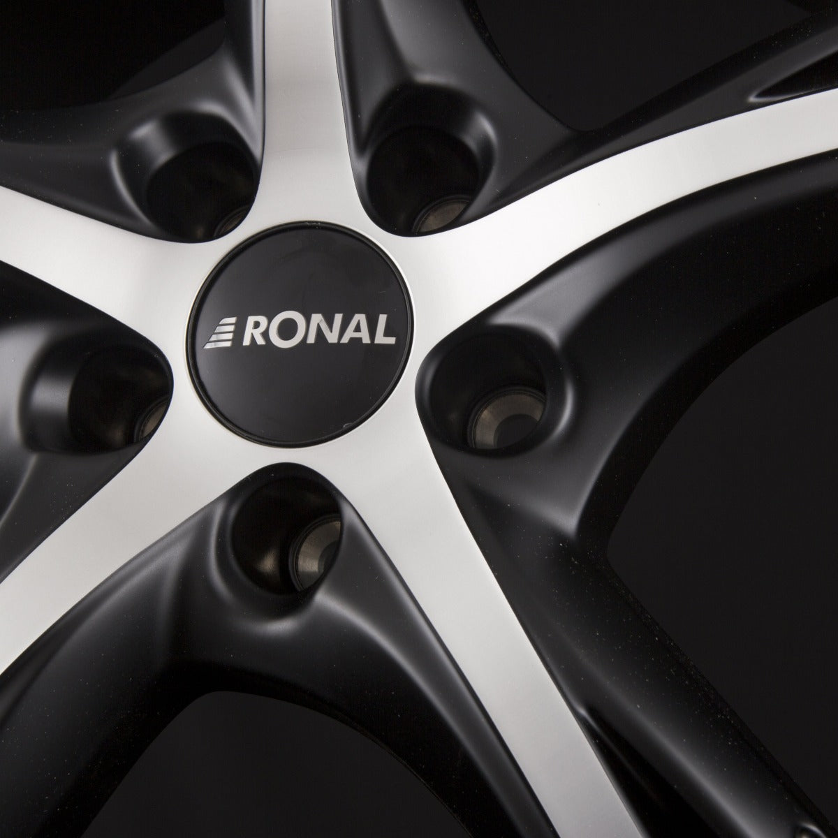 Ronal R62 Jetblack-Matt-Frontkopiert Alufelge 8x19 Zoll ET45 LK 5x108 ML76 – Bild 4
