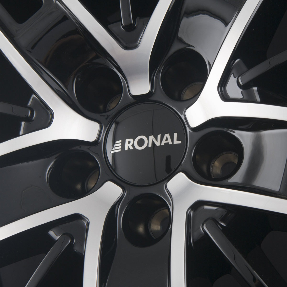 Ronal R67 Jetblack Frontkopiert Alufelge 8x19 Zoll ET54 LK 5x112 ML66.6 – Bild 4