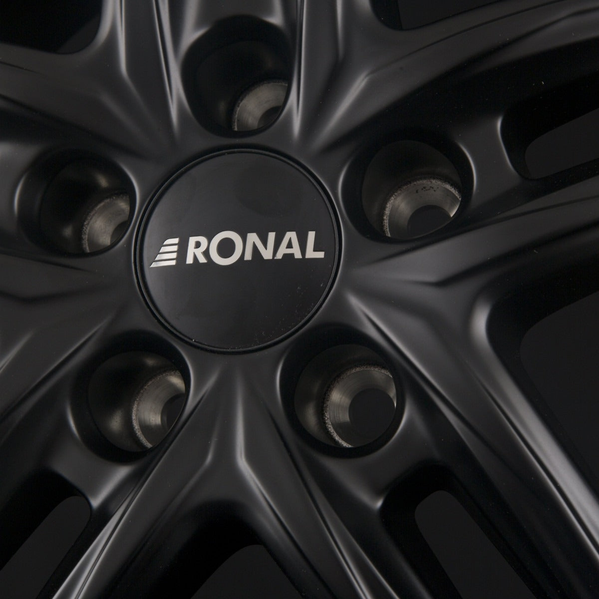 Ronal R65 Jetblack-Matt Alufelge 7x18 Zoll ET35 LK 5x114.3 ML82 – Bild 4