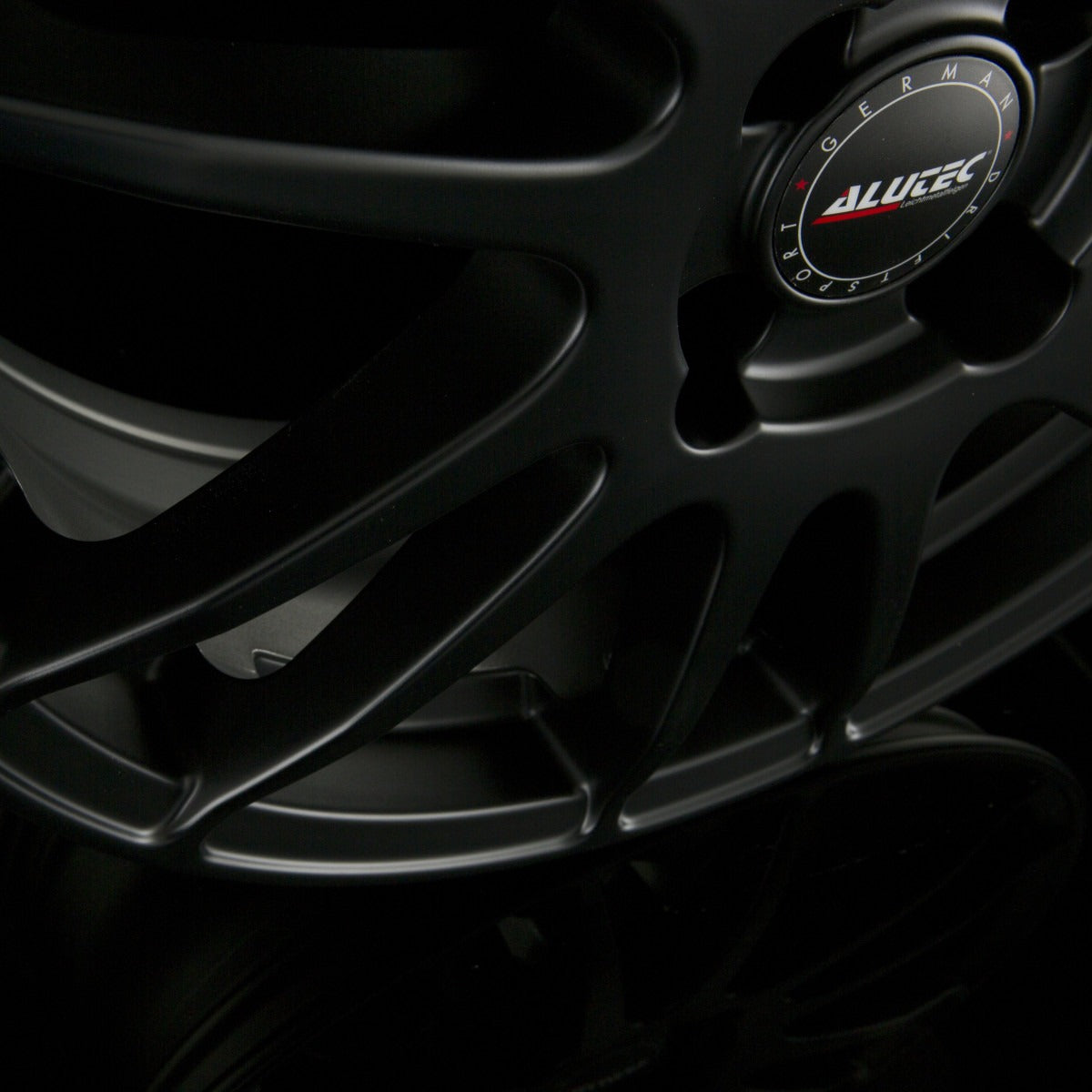 Alutec Monstr Racing-Schwarz Alufelge 8.5x18 Zoll ET40 LK 5x114.3 ML64.1 – Bild 4