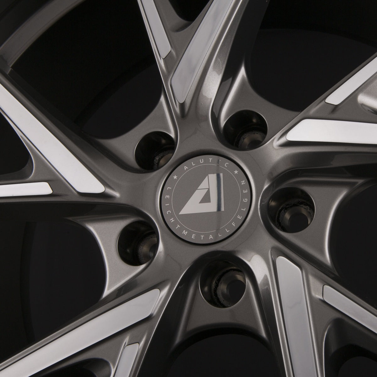 Alutec ADX.01 Metallic-Platinum Frontpoliert Alufelge 8.5x19 Zoll ET40 LK 5x112 ML70.1 – Bild 5