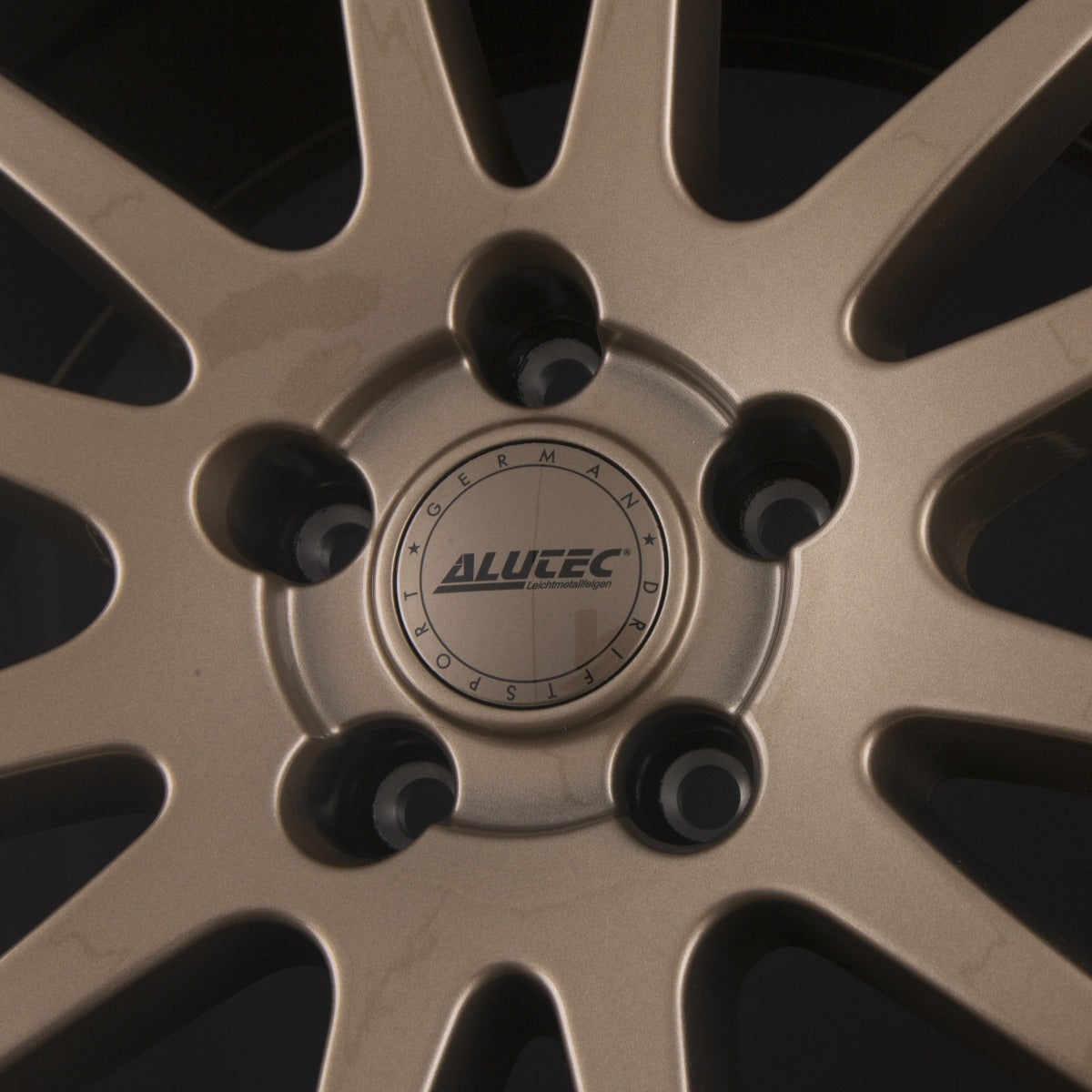 Alutec Monstr Metallic-Bronze Alufelge 8.5x18 Zoll ET40 LK 5x114.3 ML70.1 – Bild 4
