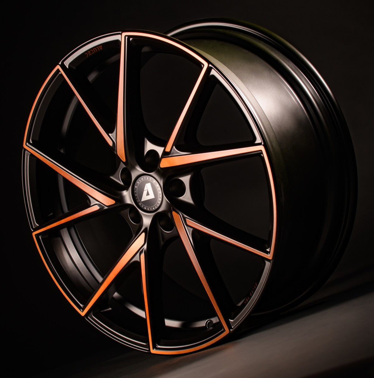 Alutec ADX.01 racing-black copper Alufelge 8.5x20 Zoll ET40 LK 5x114.3 ML70.1 – Bild 8