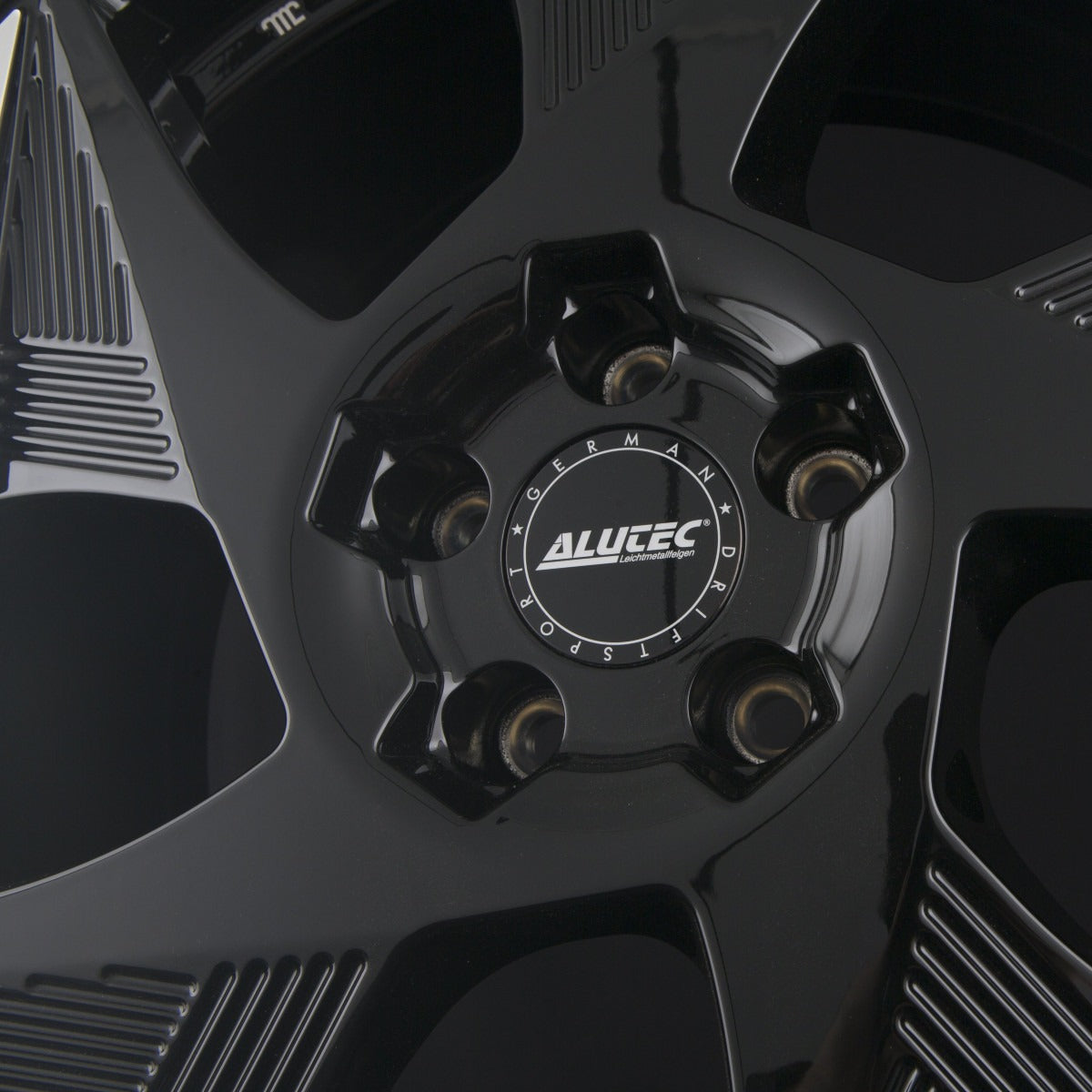 Alutec Solar Diamant-Schwarz Frontpoliert Alufelge 8x19 Zoll ET49 LK 5x112 ML57.1 – Bild 3