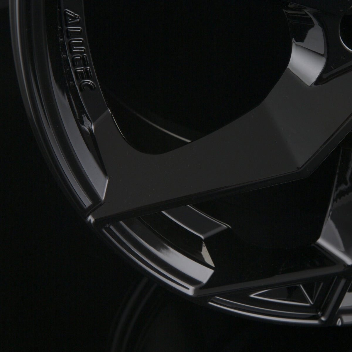 Alutec ADX.02 Diamant-Schwarz Alufelge 7.5x18 Zoll ET45 LK 4x108 ML63.4 – Bild 3