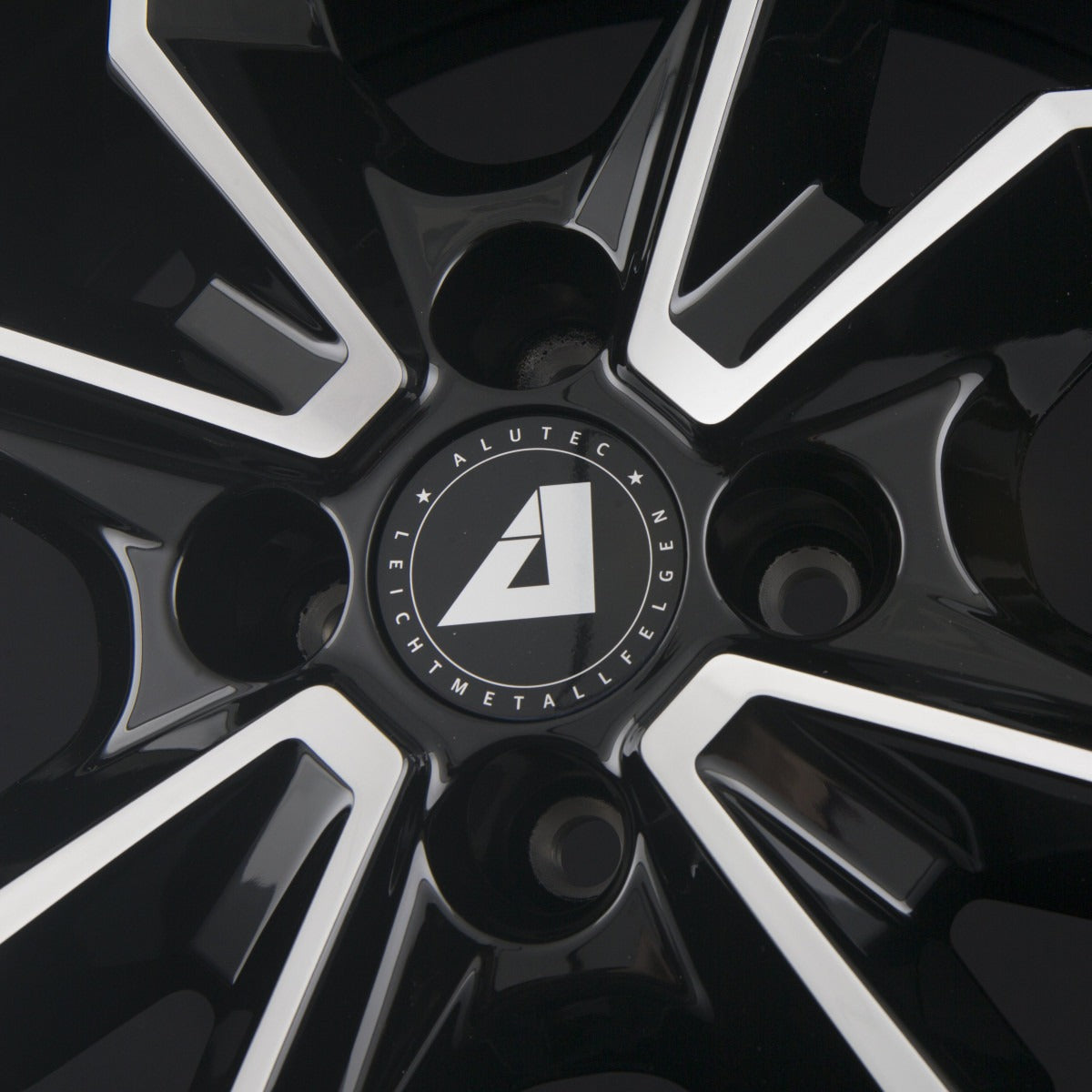 Alutec ADX.02 Diamant-Schwarz Frontpoliert Alufelge 7.5x18 Zoll ET45 LK 4x100 ML63.4 – Bild 4