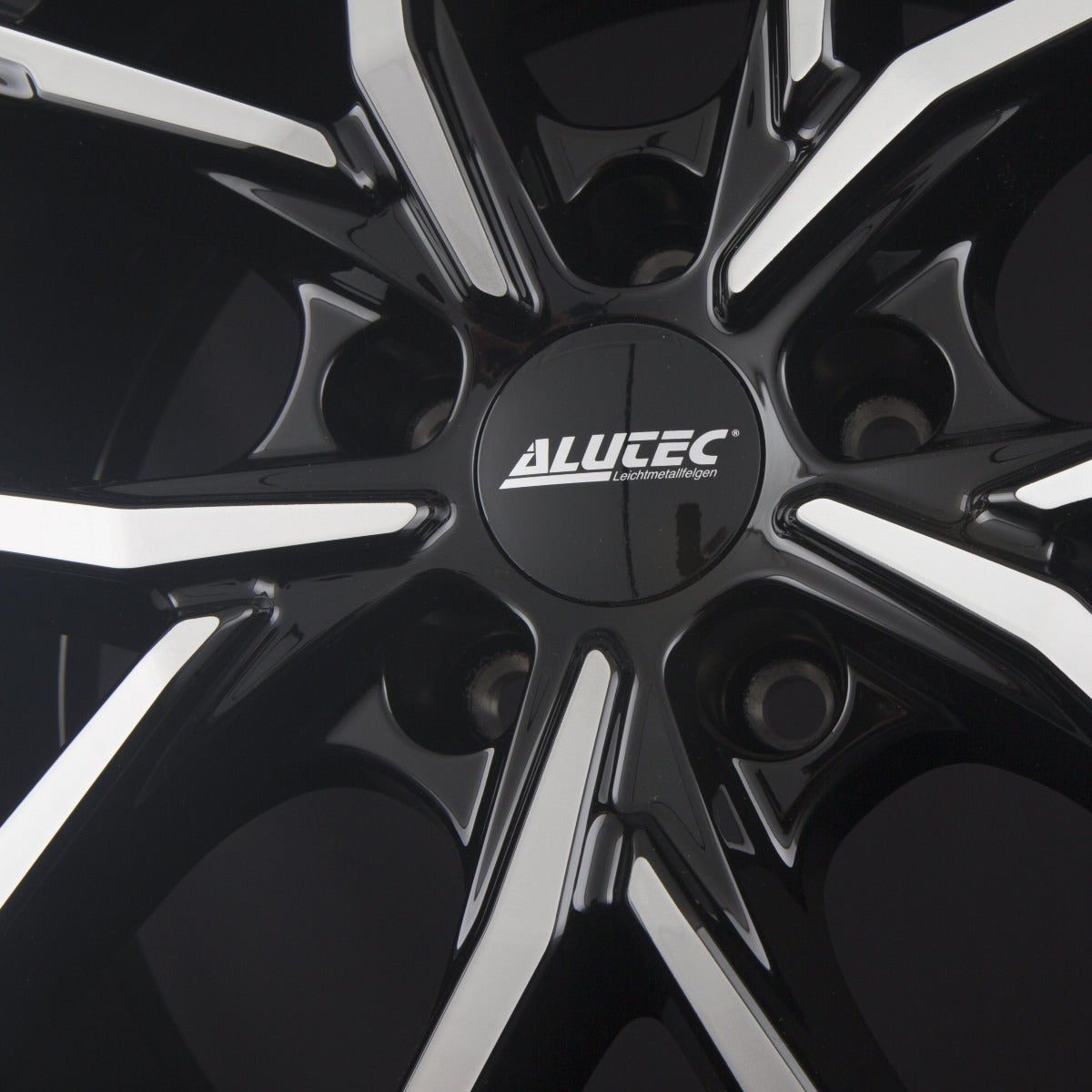 Alutec Aveleno diamant-schwarz frontpoliert Alufelge 8x19 Zoll ET45 LK 5x108 ML70.1 – Bild 7