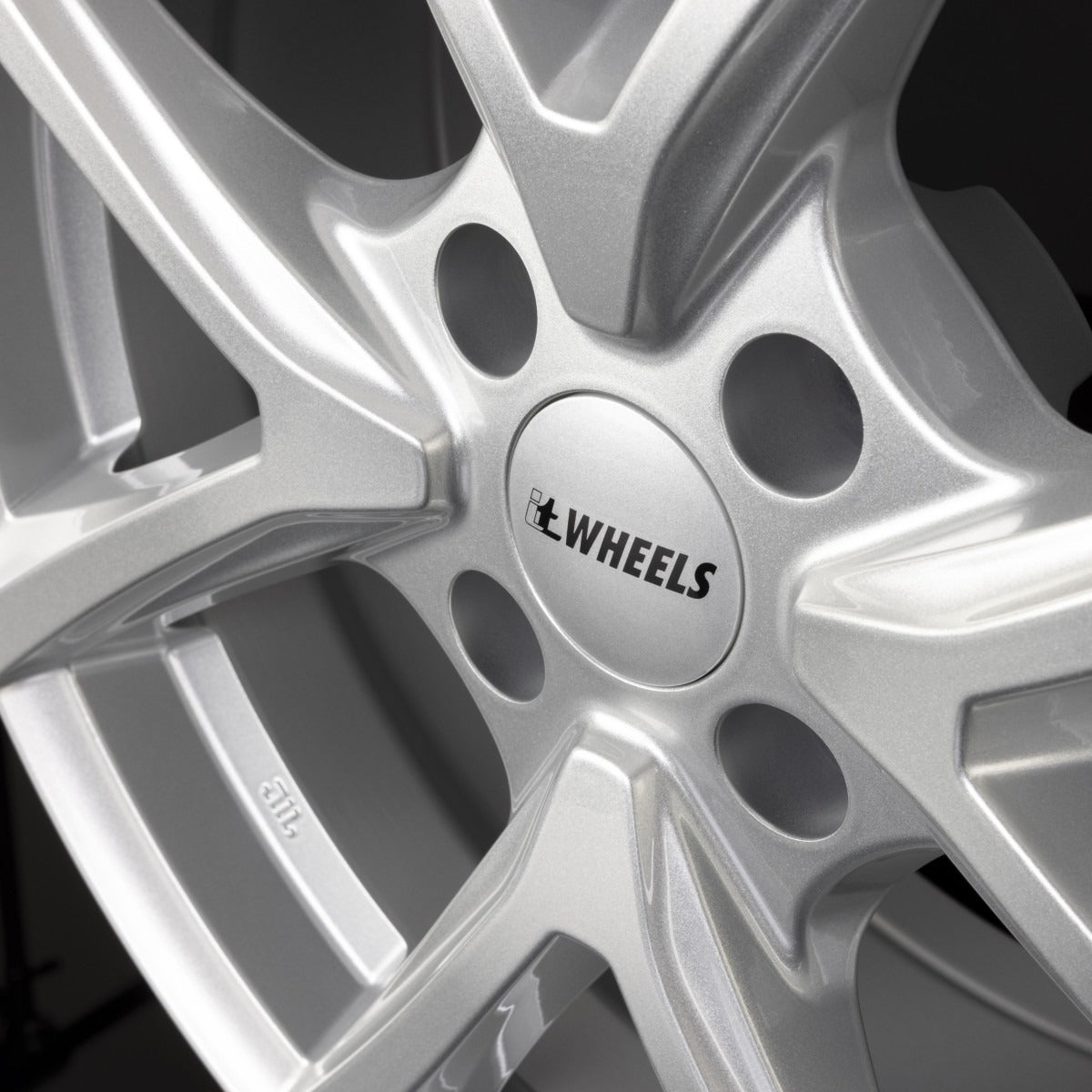 itWheels Mira Gloss Silver Alufelge 6.5x16 Zoll ET31.6 LK 4x108 ML65.1 – Bild 3