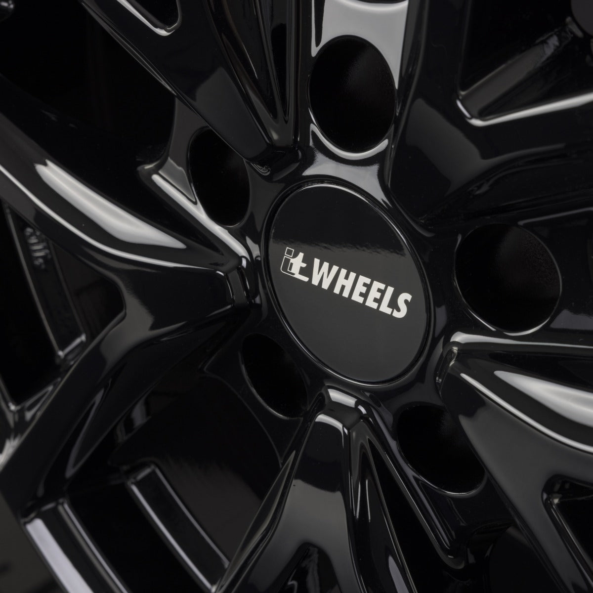 itWheels Mira Gloss Black Alufelge 6.5x16 Zoll ET40 LK 5x100 ML63.4 – Bild 3