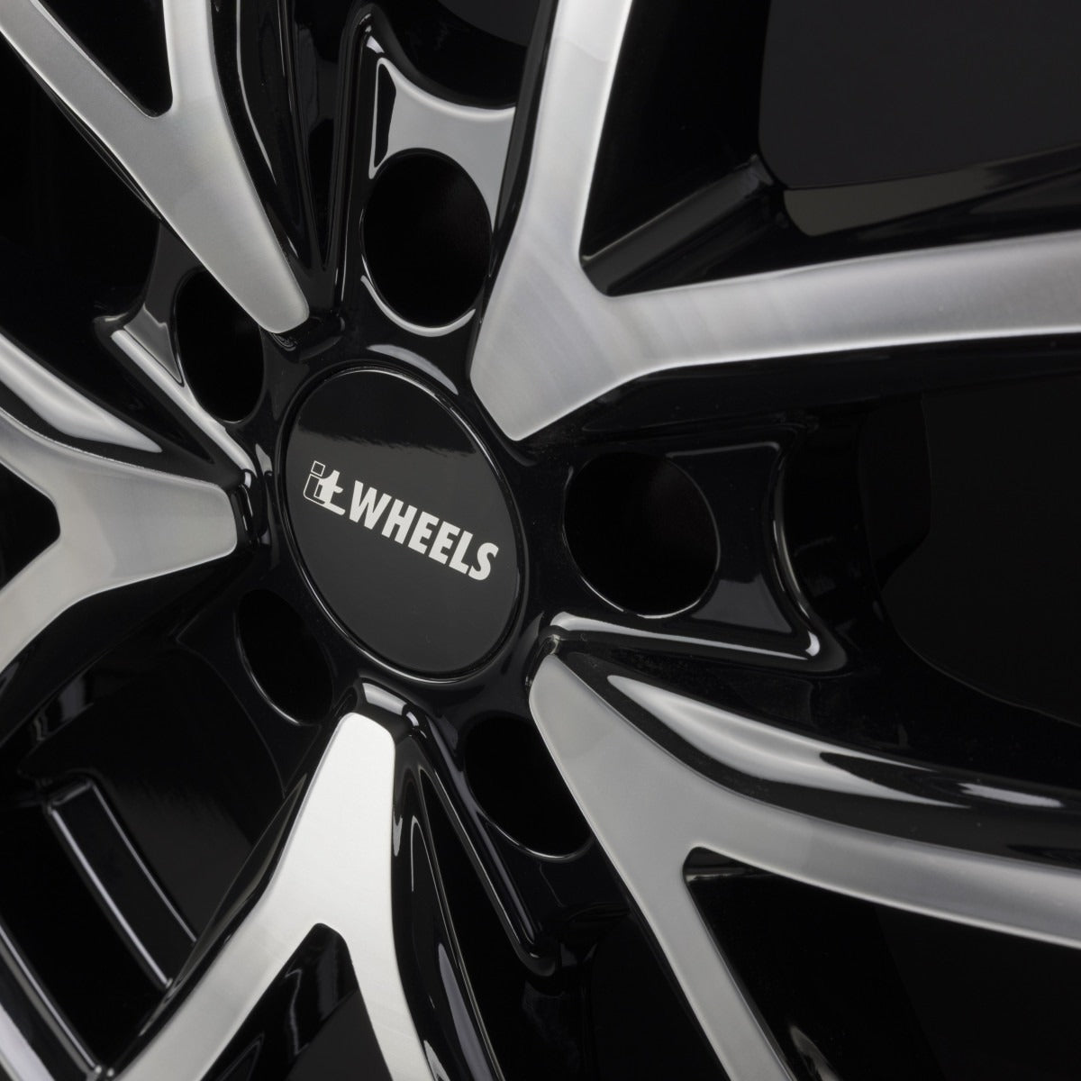 itWheels Mira Diamond Black Front Polished Alufelge 8x19 Zoll ET45 LK 5x112 ML57.1 – Bild 3