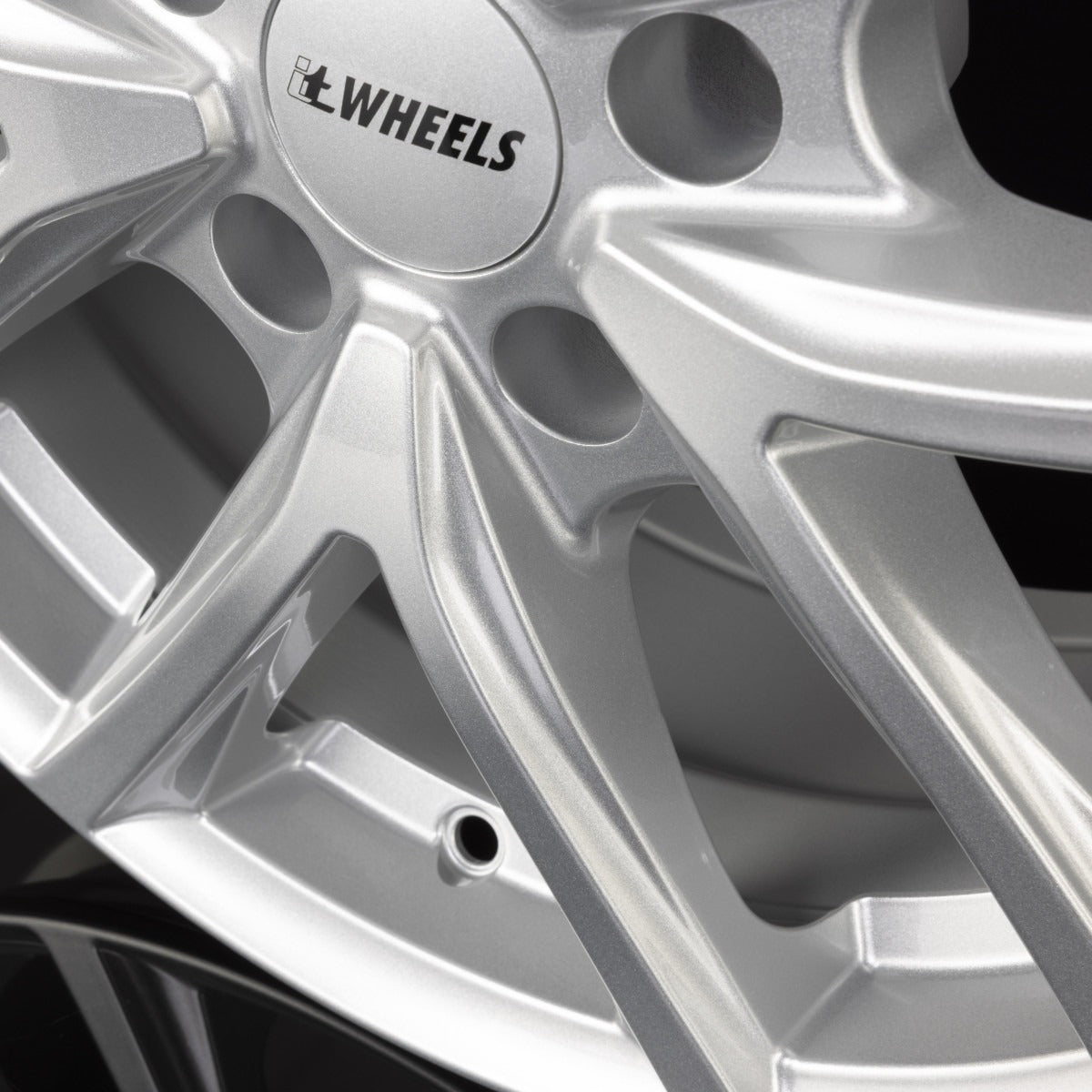 itWheels Mira Gloss Silver Alufelge 8x20 Zoll ET47 LK 5x112 ML70.1 – Bild 5