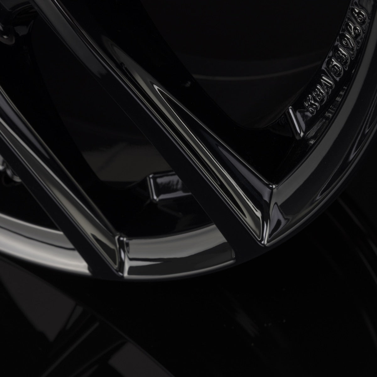 itWheels Mira Gloss Black Alufelge 8x20 Zoll ET50 LK 5x114.3 ML67.1 – Bild 4