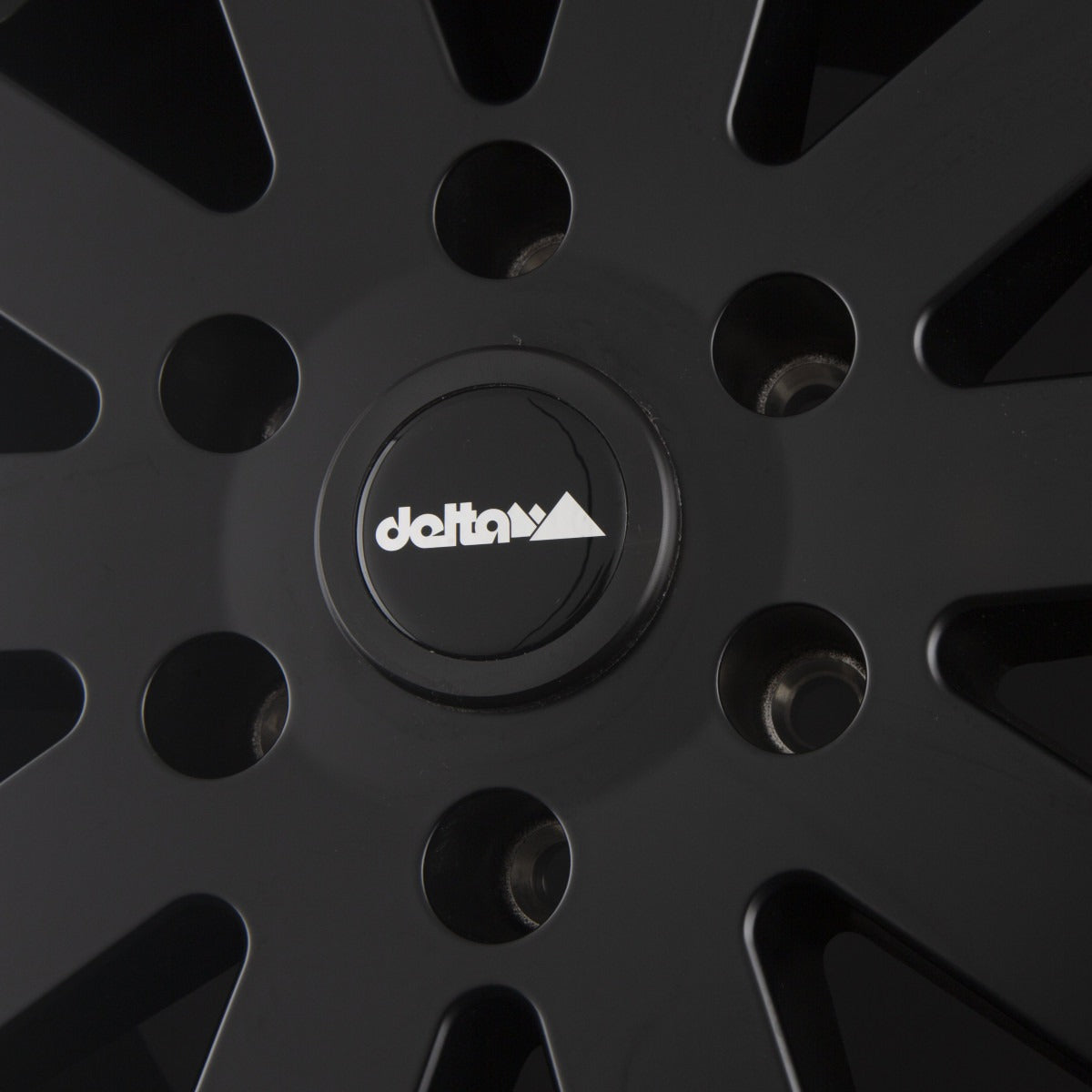 DELTA 4x4 Hanma Schwarz Matt Alufelge 8.5x17 Zoll ET45 LK 5x118 ML71.1 – Bild 5