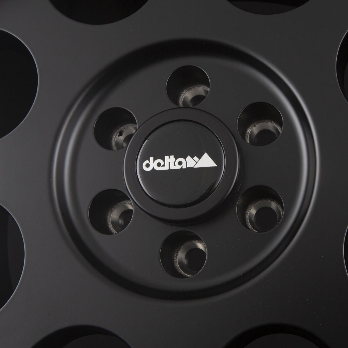 DELTA 4x4 Klassik B RUGGED Schwarz Matt Alufelge 9x18 Zoll ET20 LK 6x139.7 ML100.1 – Bild 4