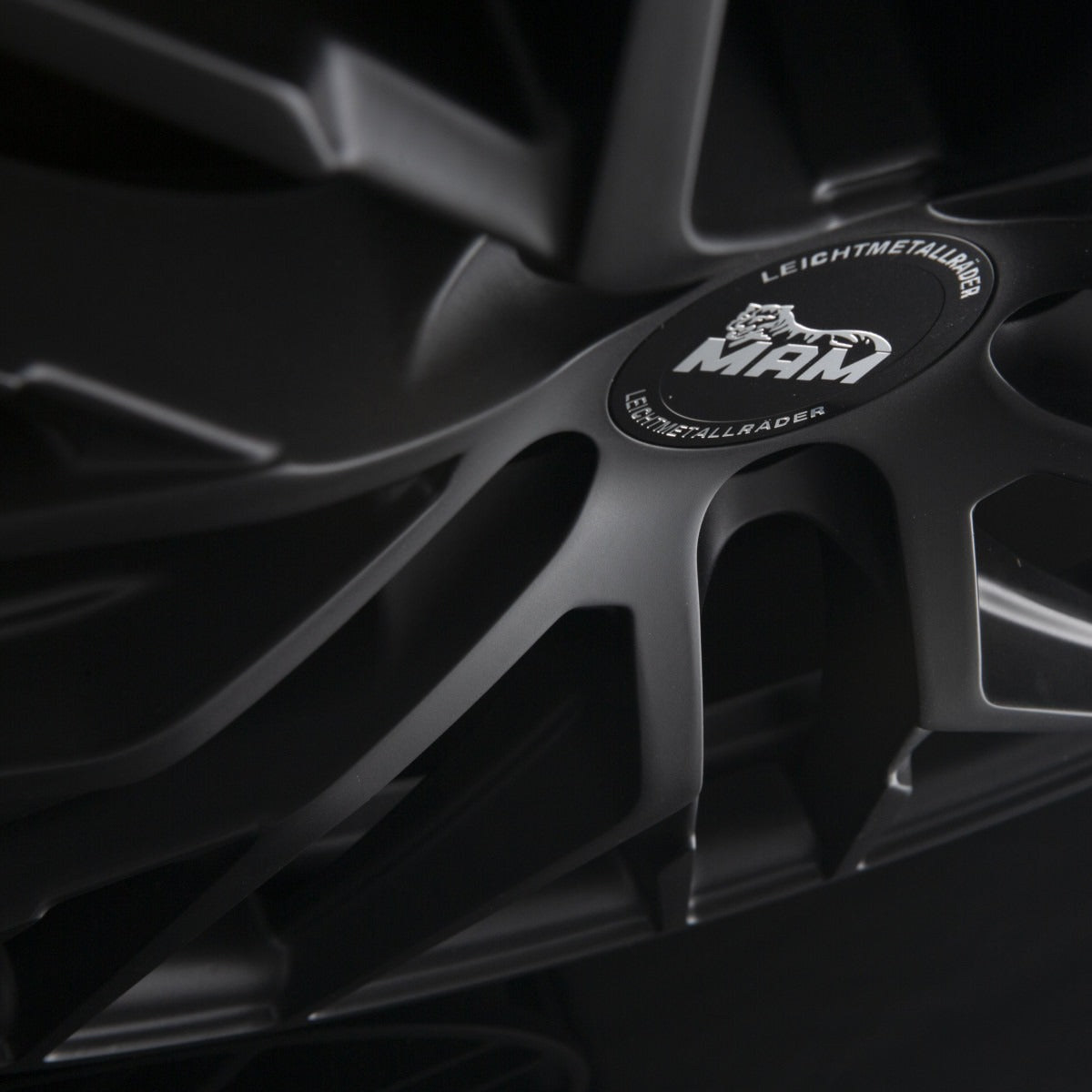 MAM RS4 Matt Black Painted (MBP) Alufelge 8.5x19 Zoll ET45 LK 5x108 ML72.6 – Bild 3