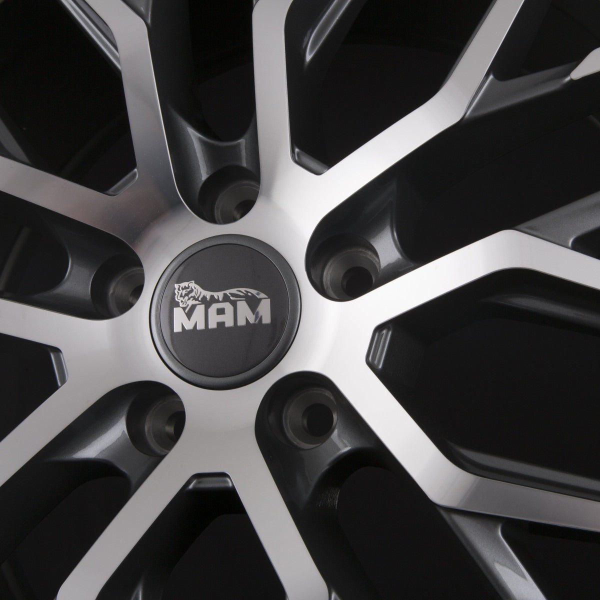 MAM RS4 Palladium Front Polish (PFP) Alufelge 8.5x20 Zoll ET45 LK 5x114.3 ML72.6 – Bild 4