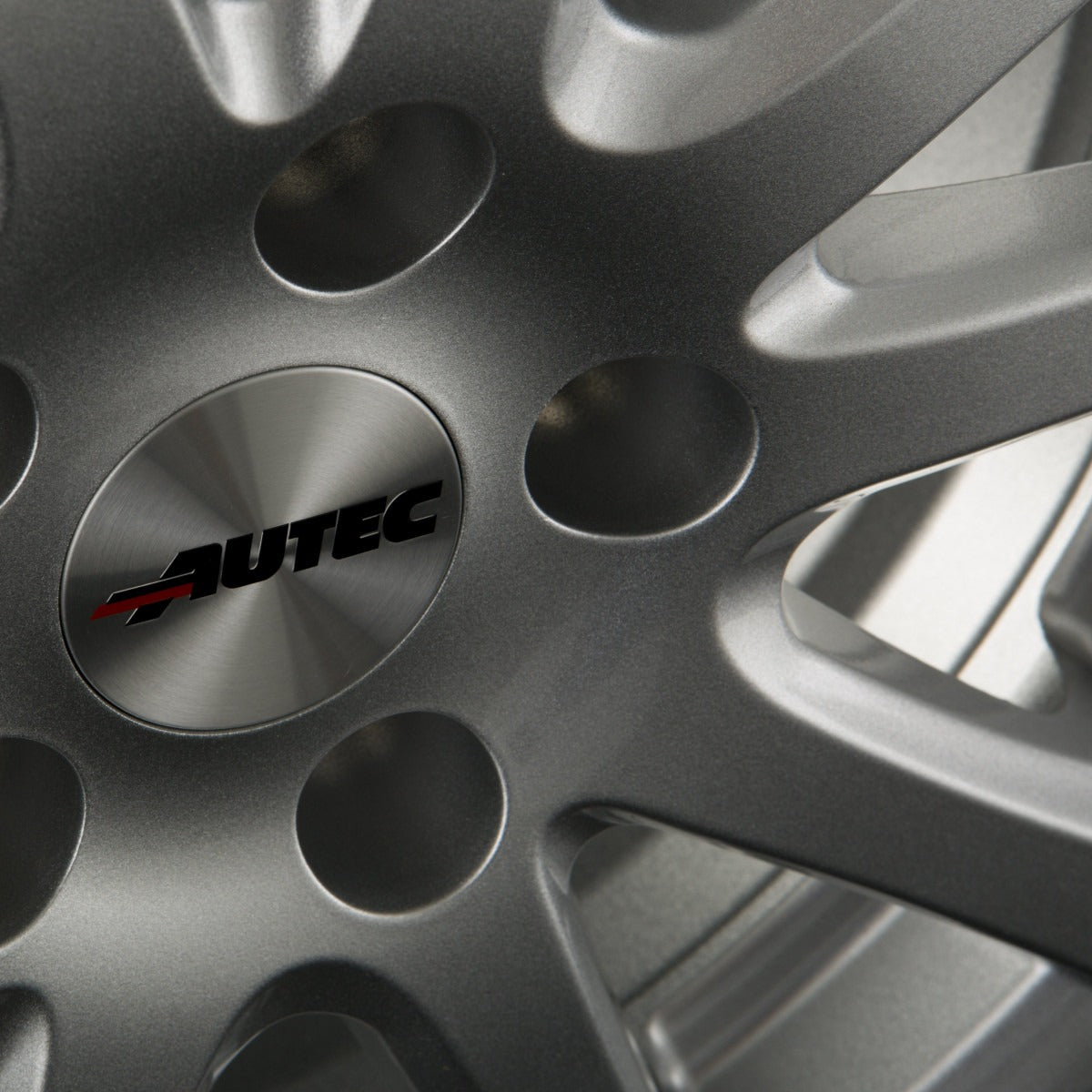 Autec Skandic Brillantsilber Alufelge 7x16 Zoll ET39 LK 5x112 ML57.1 – Bild 4