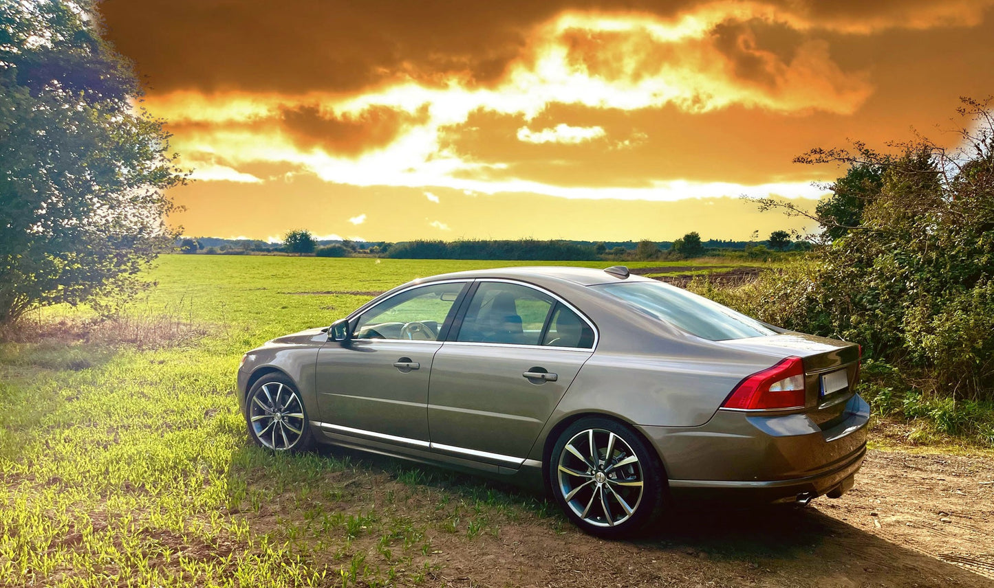 Autec Typ AS - Astana titansilber poliert 7x17 ET40 - LK5/114.3 ML66.1