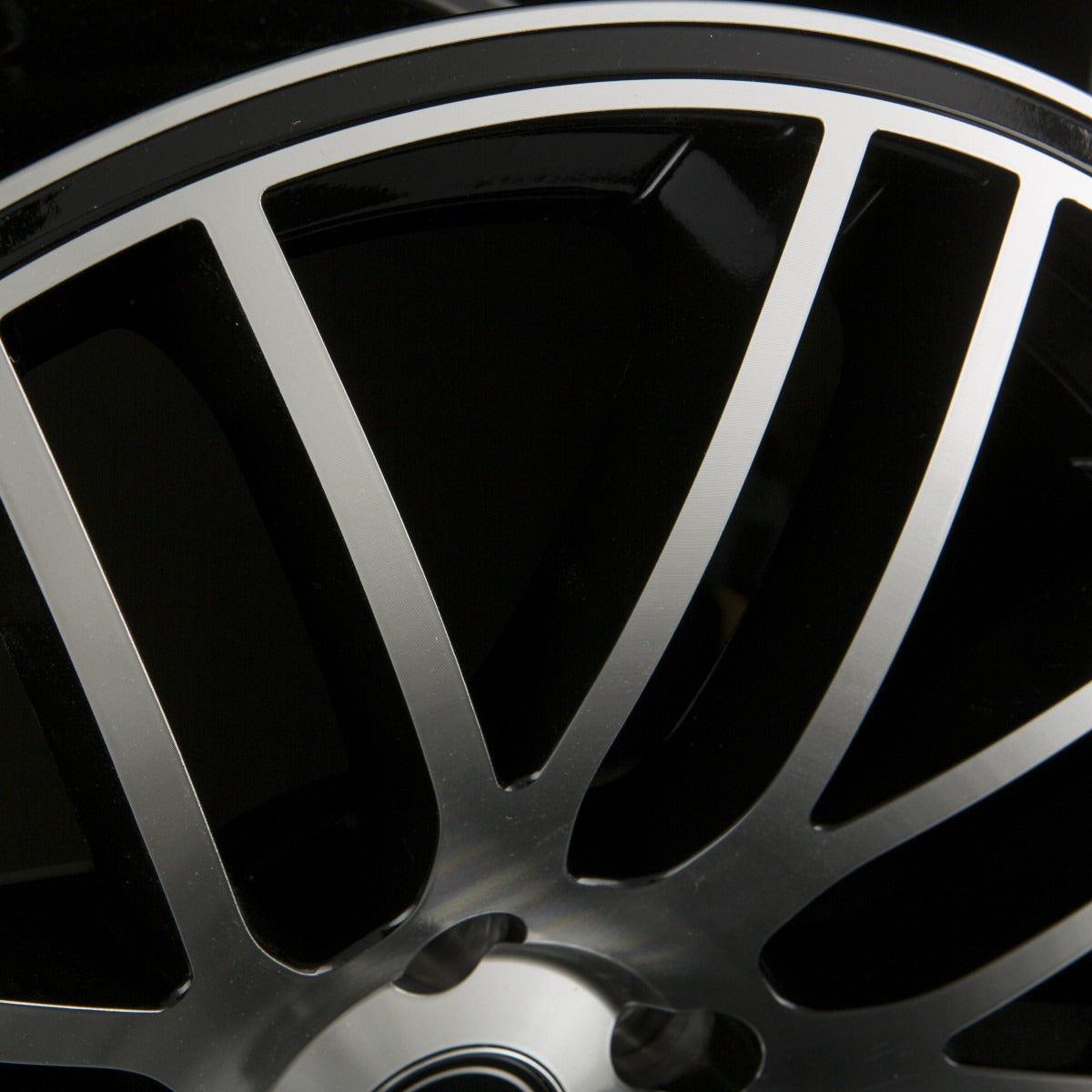 TEC Speedwheels GT1 Schwarz Glanz Frontpoliert (BMF) Alufelge 9x20 Zoll ET38 LK 5x114.3 ML72.5 – Bild 3