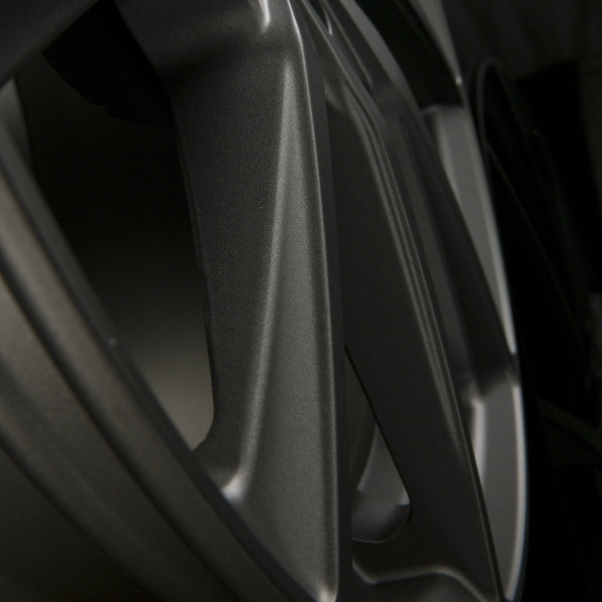 Advanti Racing Centurio (ADV15) DARK - Matt Gunmetal Alufelge 7.5x17 Zoll ET45 LK 5x108 ML67.1 – Bild 3