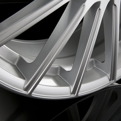 Motec Tornado (MCT9) High Gloss Silver Alufelge 10.5x21 Zoll ET35 LK 5x112 ML66.6 – Bild 3