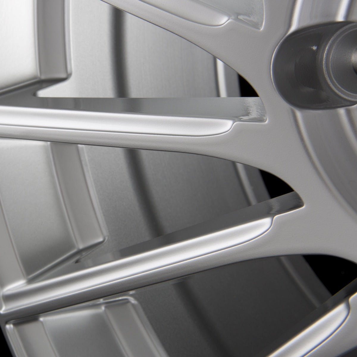 Motec Tornado (MCT9) High Gloss Silver Alufelge 10.5x21 Zoll ET35 LK 5x112 ML66.6 – Bild 5