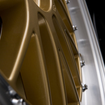 Ultra Wheels UA3-LM Gold Rim Polished Alufelge 8.5x18 Zoll ET35 LK 5x120 ML72.6