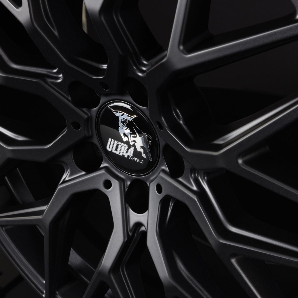Ultra Wheels UA1E Graphite Matt Alufelge 8x18 Zoll ET30 LK 5x112 ML66.6 – Bild 3