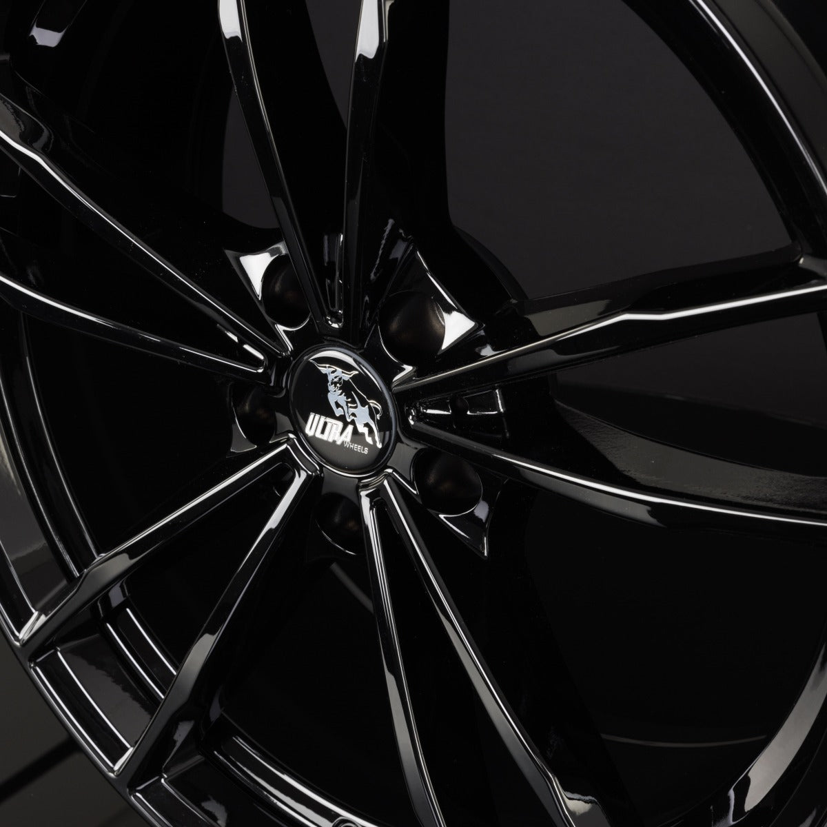 Ultra Wheels UA24 Black Painted Alufelge 8x18 Zoll ET28 LK 5x112 ML66.6 – Bild 3