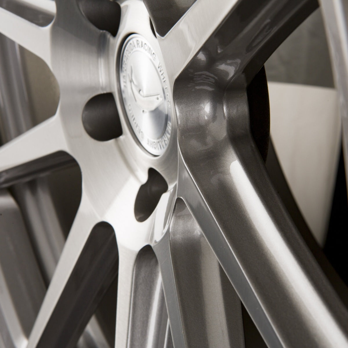 Barracuda Project 2.0 Silver Brushed Surface Alufelge 8.5x19 Zoll ET40 LK 5x114.3 ML73.1 – Bild 5