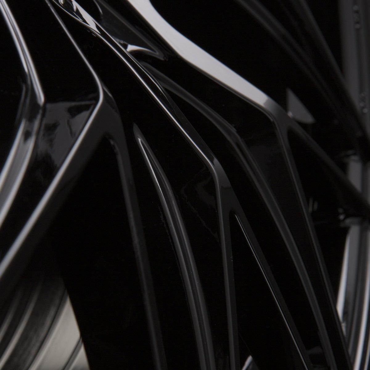Elegance E3 Highgloss Black Alufelge 10.5x21 Zoll ET45 LK 5x114.3 ML73.1 – Bild 3
