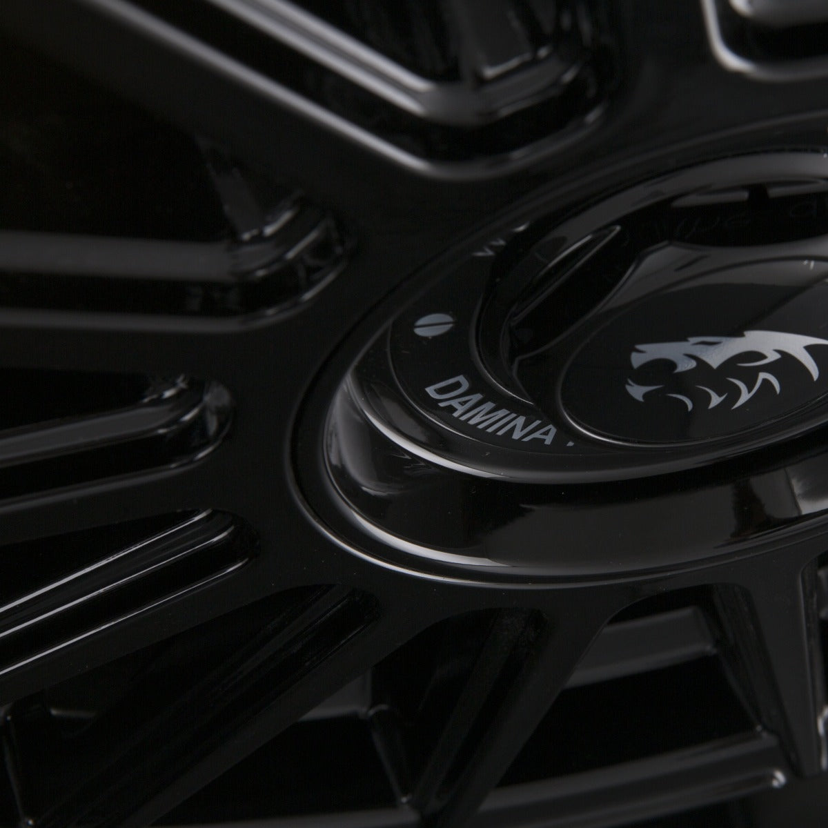 Damina Performance DM09 Black Painted Alufelge 8.5x19 Zoll ET45 LK 5x112 ML72.6