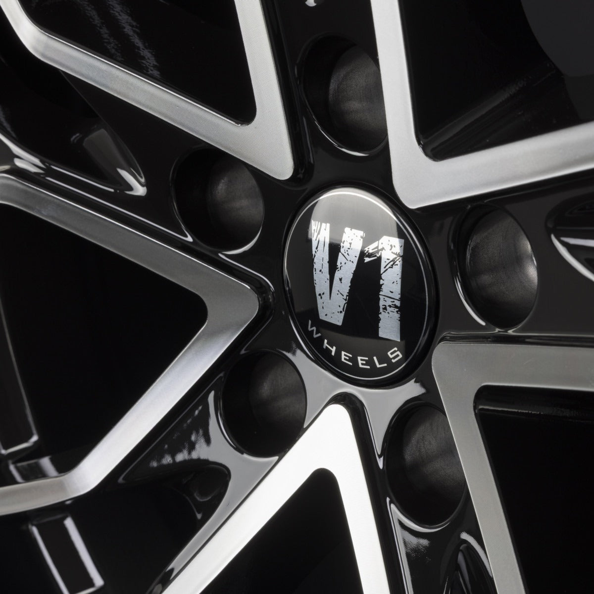V1 Wheels V7 Glossy Black Machined Alufelge 8.5x19 Zoll ET44 LK 5x112 ML66.6 – Bild 3