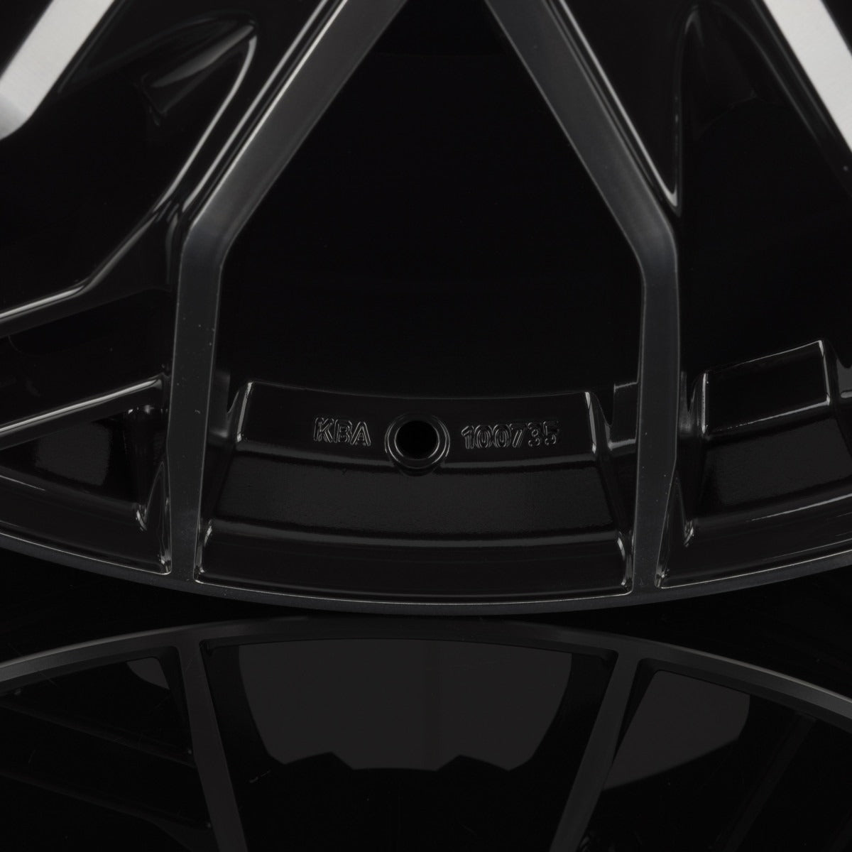 V1 Wheels V7 Glossy Black Machined Alufelge 8.5x19 Zoll ET44 LK 5x112 ML66.6 – Bild 4
