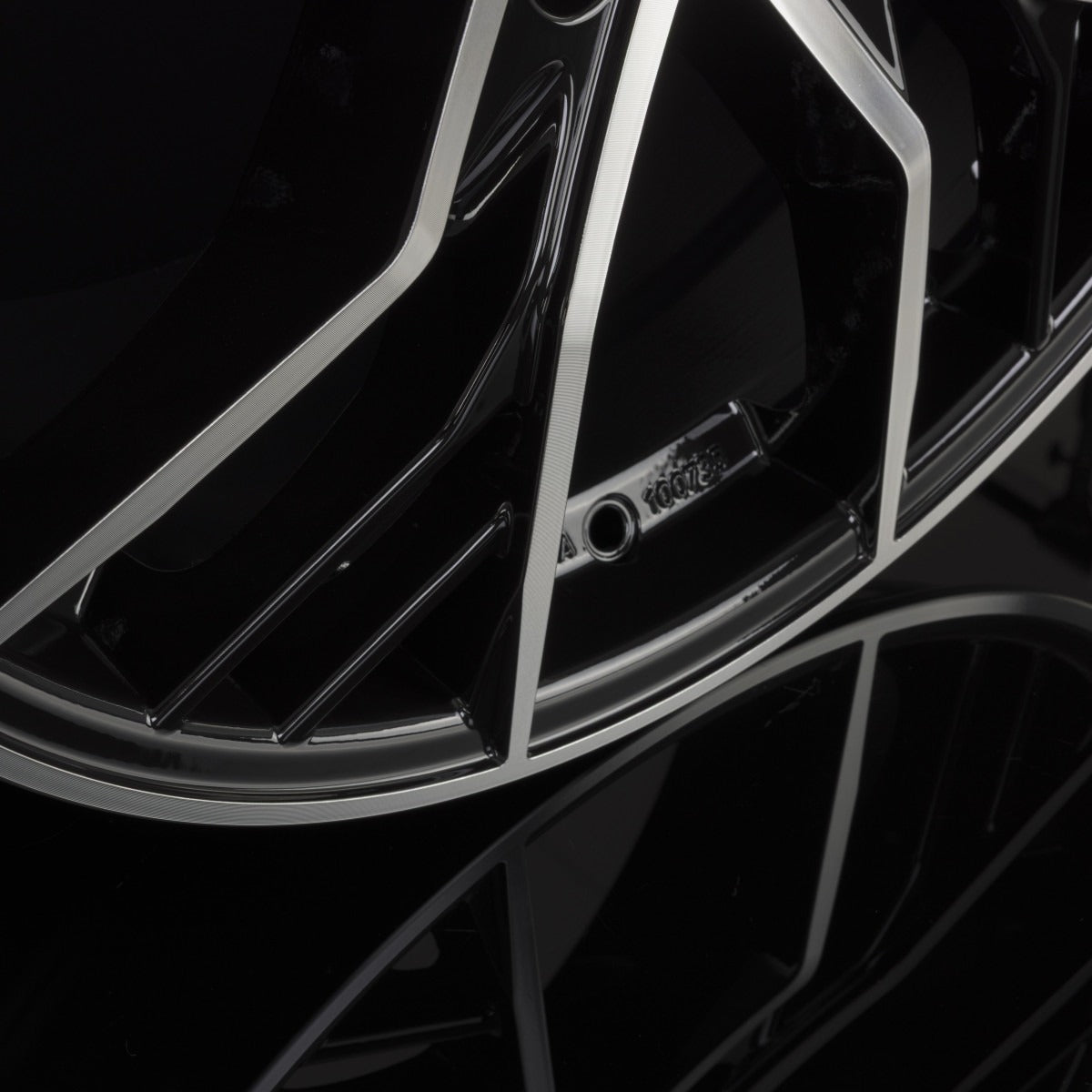 V1 Wheels V7 Glossy Black Machined Alufelge 8.5x19 Zoll ET44 LK 5x112 ML66.6 – Bild 5