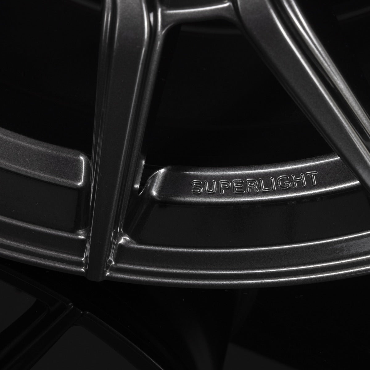 Damina Performance DM13 Superlight Anthrazit Alufelge 8.5x19 Zoll ET28 LK 5x112 ML66.6