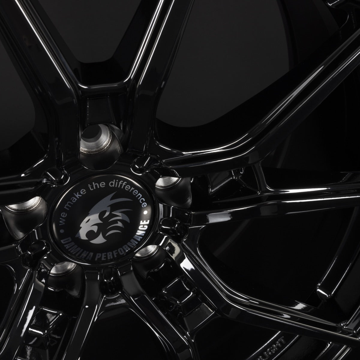 Damina Performance DM13 Superlight Black Alufelge 8.5x19 Zoll ET45 LK 5x114.3 ML72.6