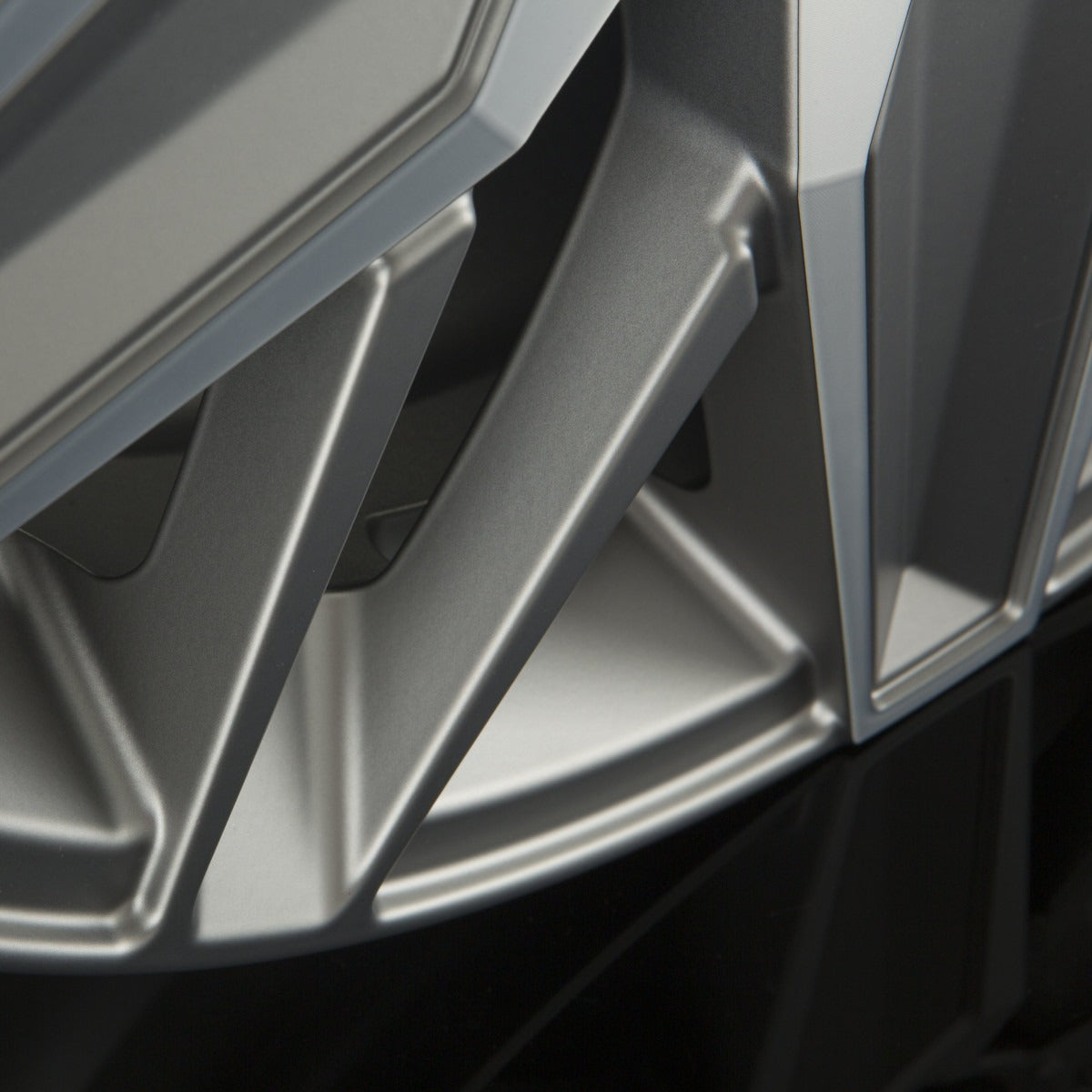 Diewe Evoluzione Titan Silver Polished Alufelge 8x18 Zoll ET42 LK 5x112 ML72.3 – Bild 3