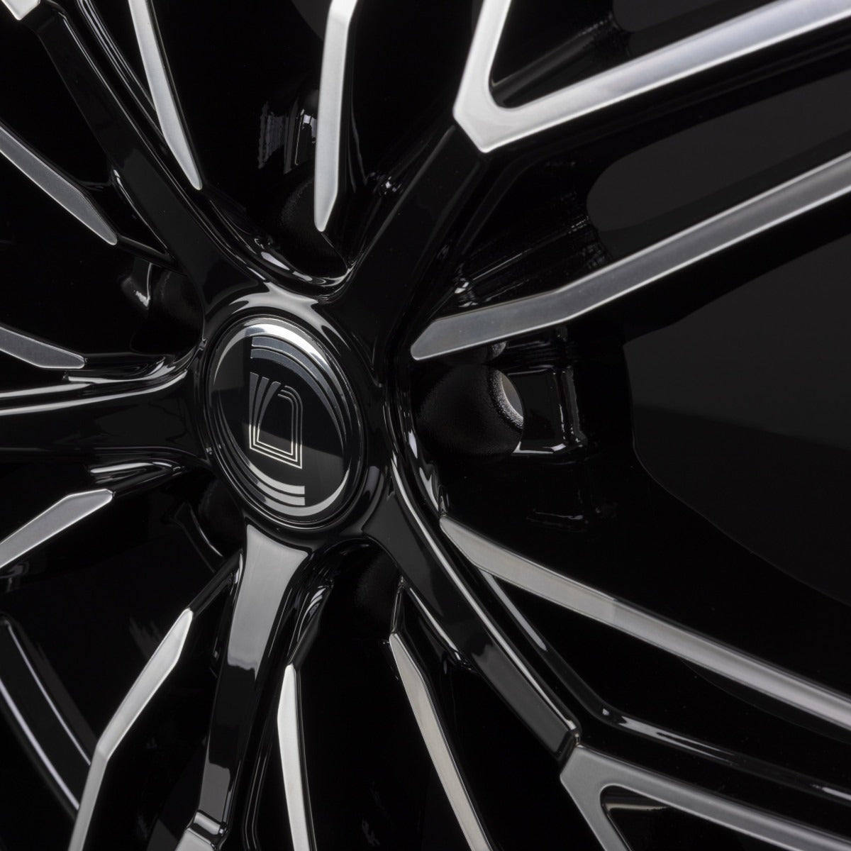 Diewe Wheels Predator NERO S MACHINED - Schwarz Glanz Frontpoliert Alufelge 8x19 Zoll ET43 LK 5x112 ML66.6 – Bild 5