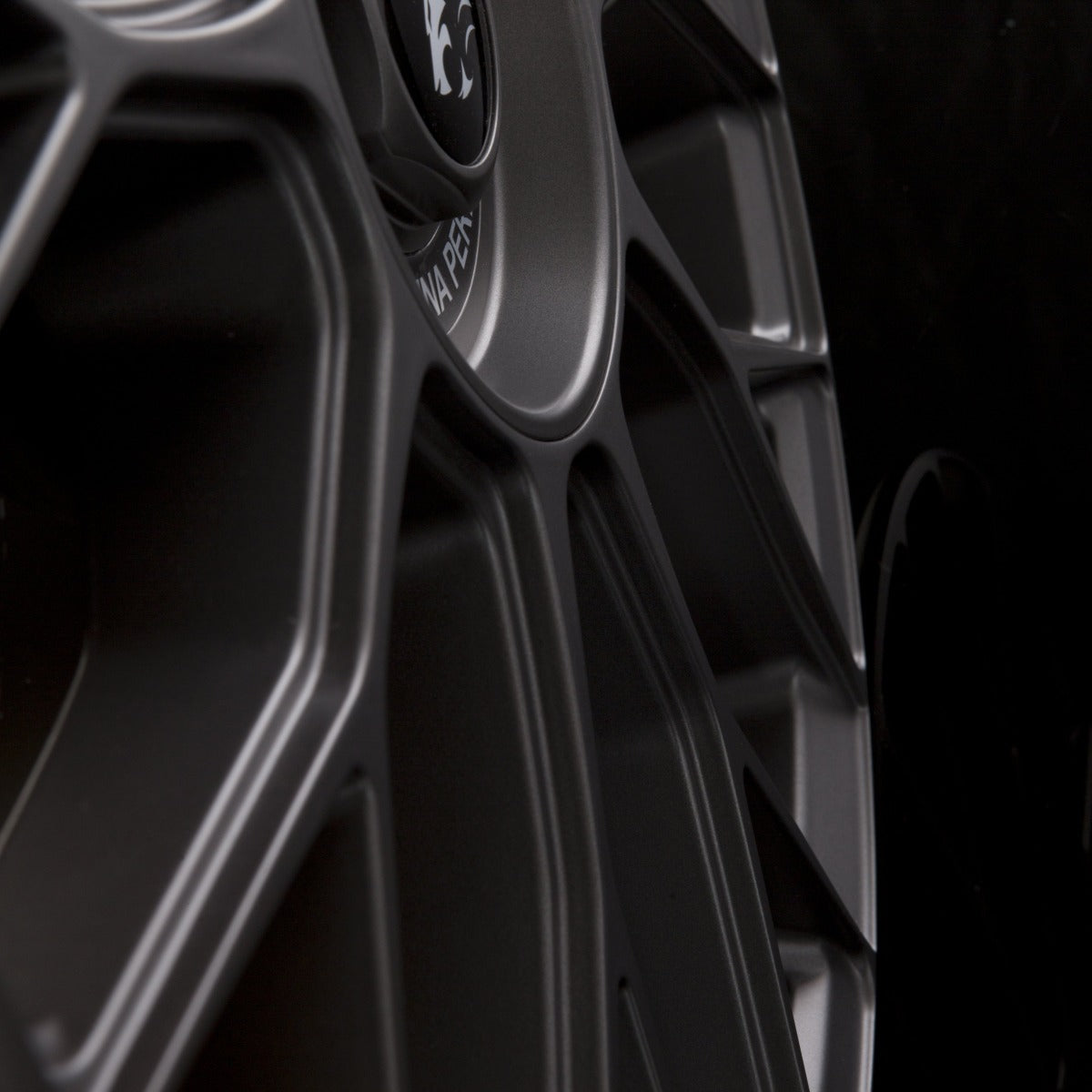 Damina Performance DM10 Grey Matt Alufelge 8x18 Zoll ET45 LK 5x108 ML72.6