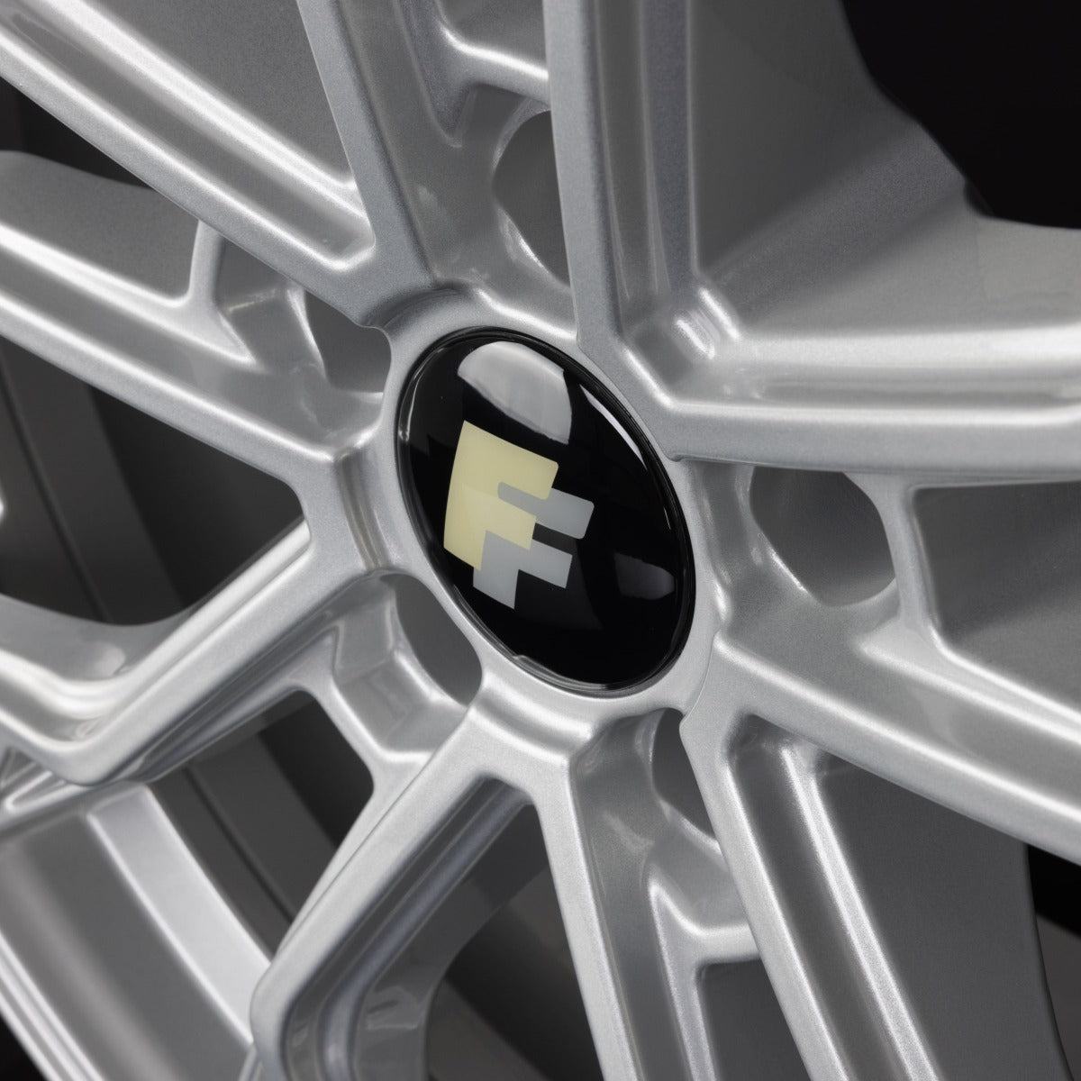 FF-Wheels FF02 Silver Painted Alufelge 8x18 Zoll ET35 LK 5x112 ML72.6 – Bild 3