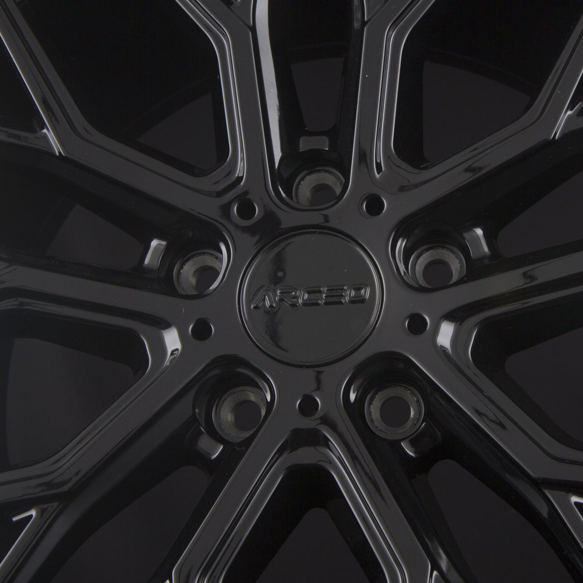 Arceo Wheels Valencia Glossy Black Alufelge 8x18 Zoll ET45 LK 5x114.3 ML73.1 – Bild 4