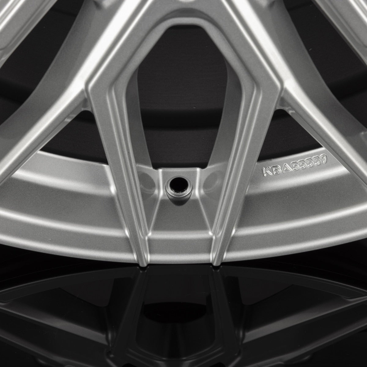 Arceo Wheels Valencia Hyper Silver Alufelge 8x18 Zoll ET35 LK 5x100 ML57.1 – Bild 4
